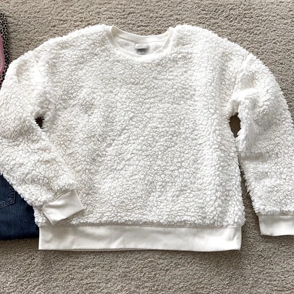 A New Day Fuzzy Fleece Pullover - Picture 2 of 5